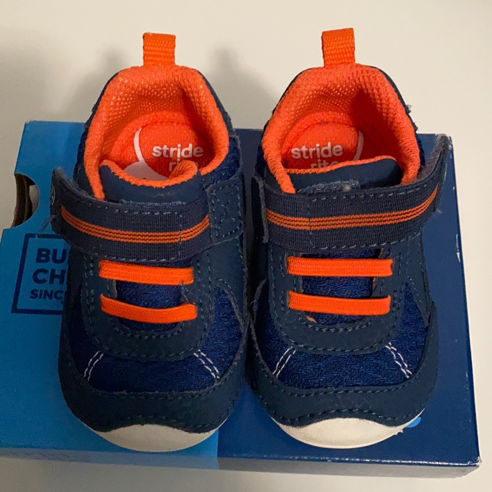 Stride rite SN Jamie Navy/Orange boys shoe size 3 1/2